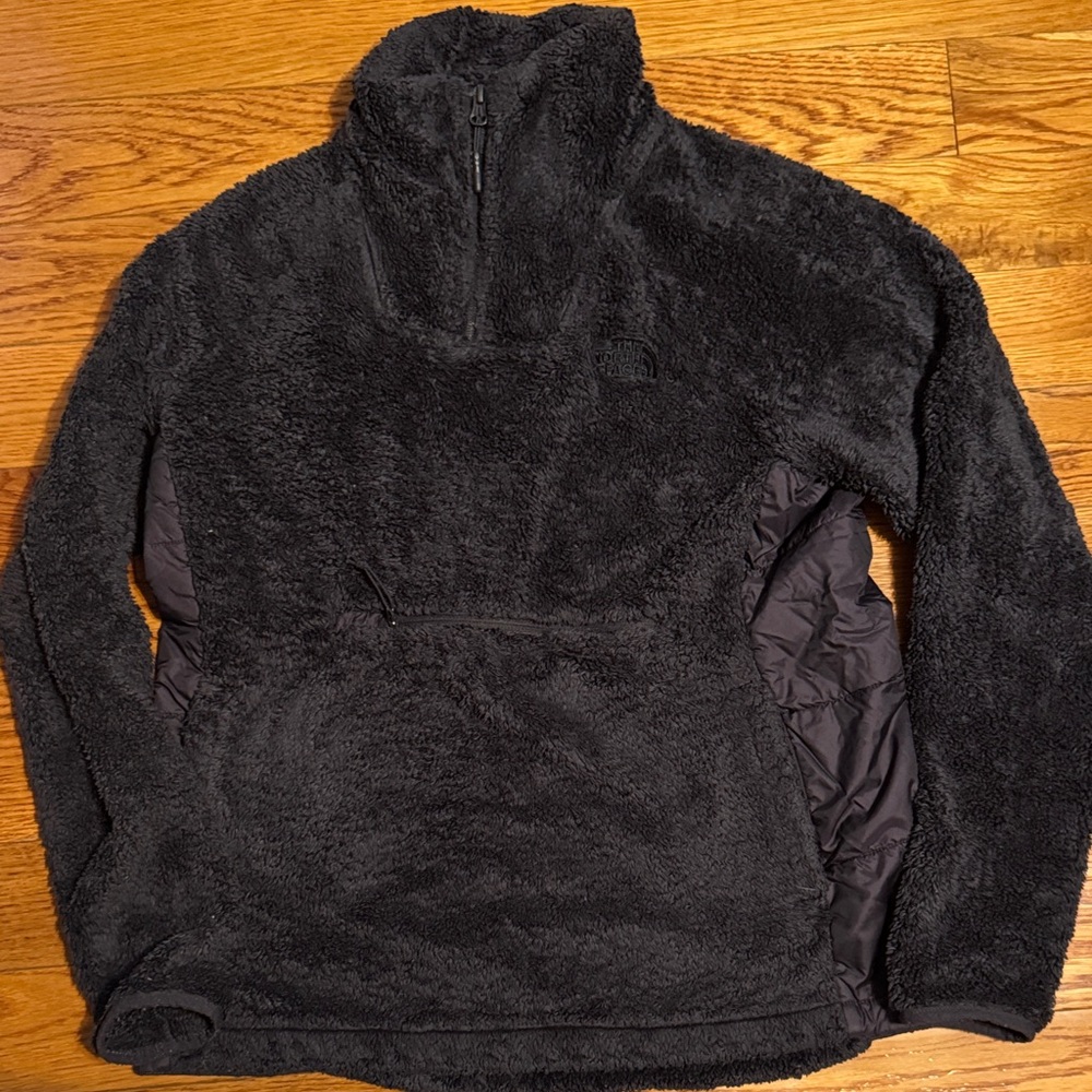 Black Fleece Pullover